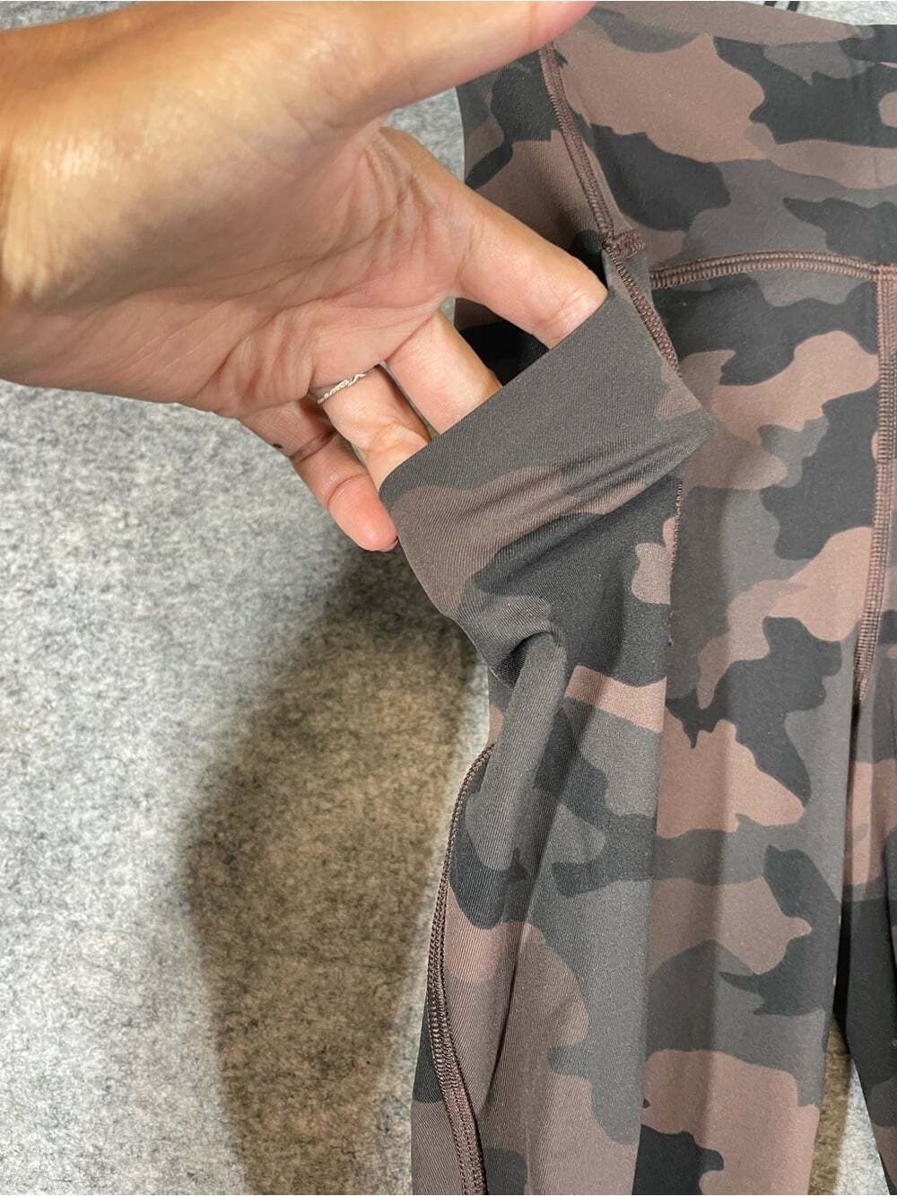 Lululemon Camo Leggings Brown Black Reflective Hem High Rise Yoga Pants Size 4 - Picture 6 of 15